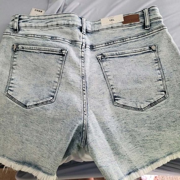 Judy Blue Shorts!! - Picture 3 of 5
